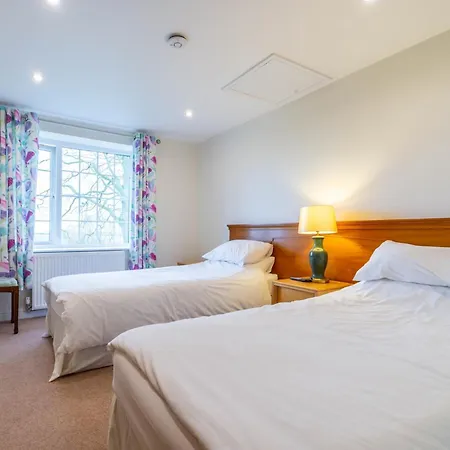 4 Bed In Langtoft 81235 *