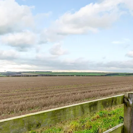Holiday home 4 Bed In Langtoft 81235