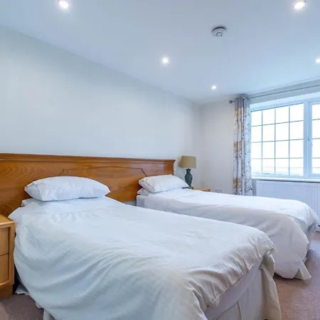 4 Bed In Langtoft 81235