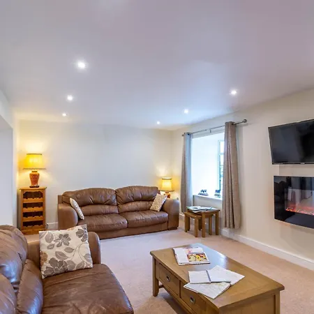 4 Bed In Langtoft 81235 度假居